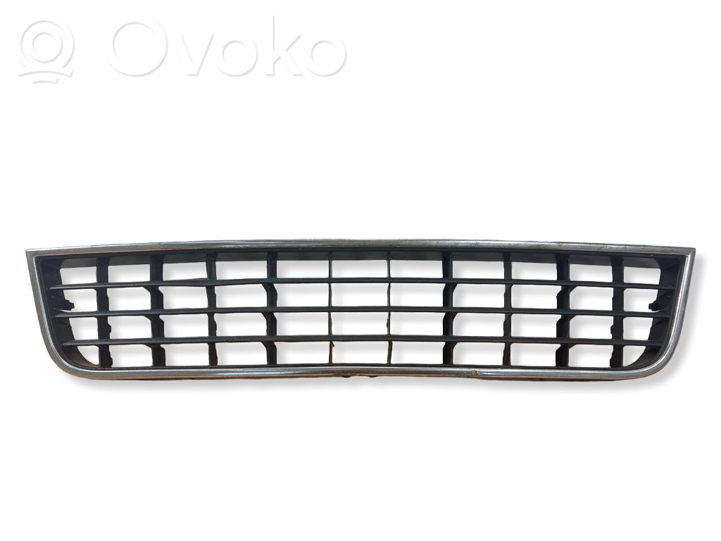 Audi A6 S6 C5 4B Grotelės apatinės (trijų dalių) 