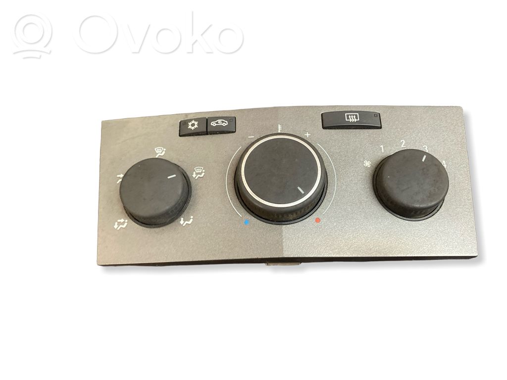 Opel Astra H Climate control unit 