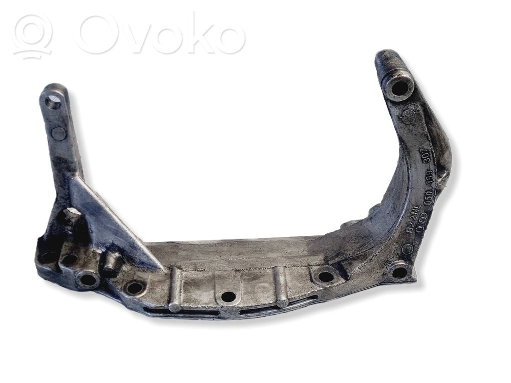 Audi A4 S4 B5 8D Gearbox mounting bracket 