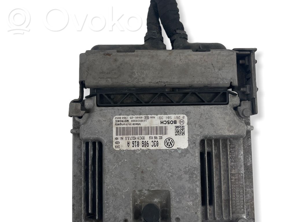 Volkswagen Golf VI Engine control unit/module 
