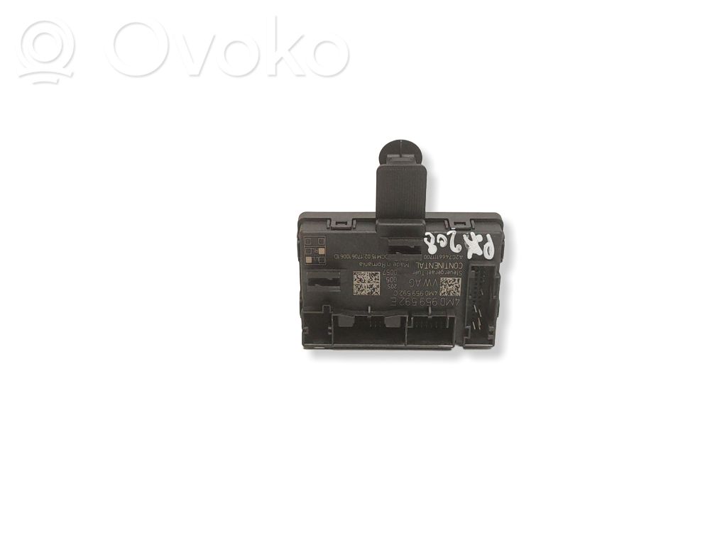 Audi Q7 4M Door control unit/module 