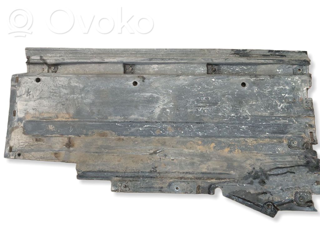 Audi A5 8T 8F Osłona boczna podwozia 