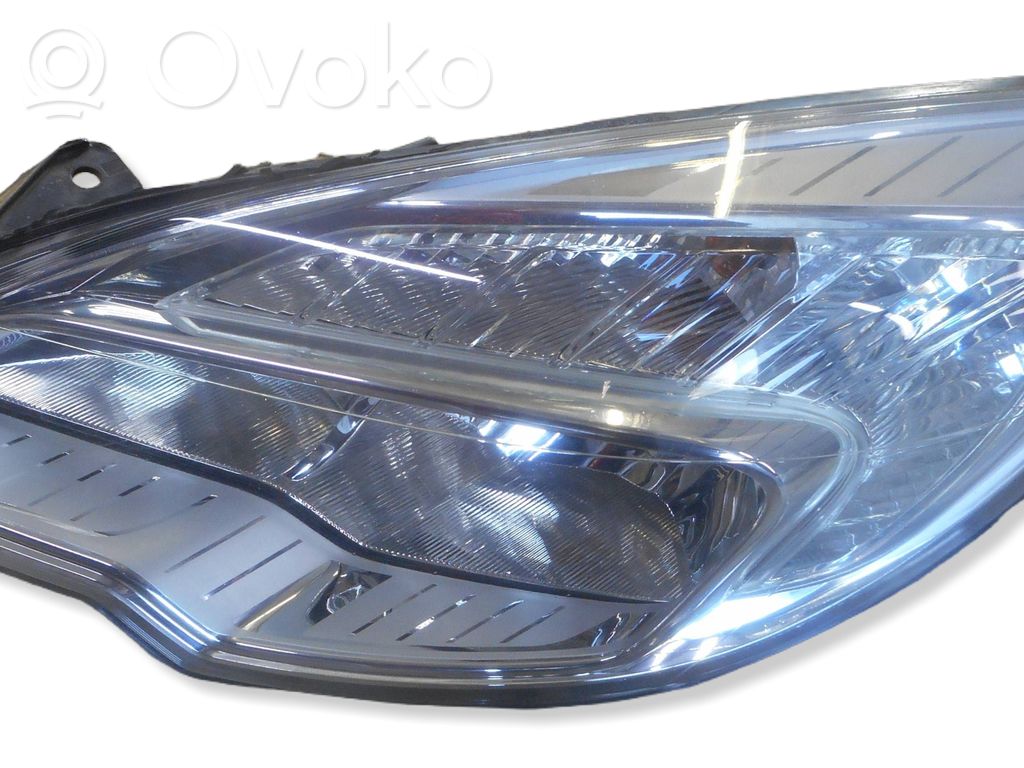 Opel Meriva B Headlight/headlamp 