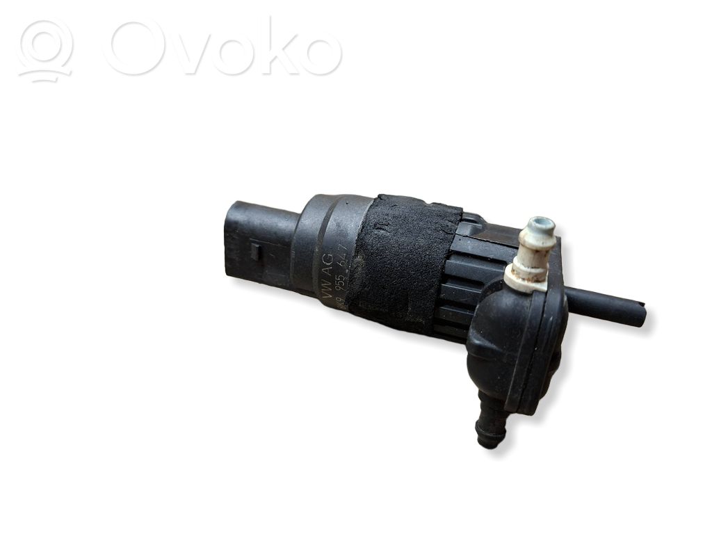 Audi A4 S4 B8 8K Pompa spryskiwacza szyby przedniej / czołowej 