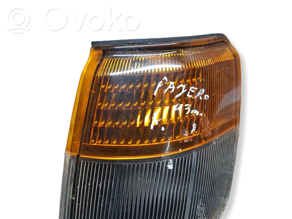 Mitsubishi Pajero Front indicator light 