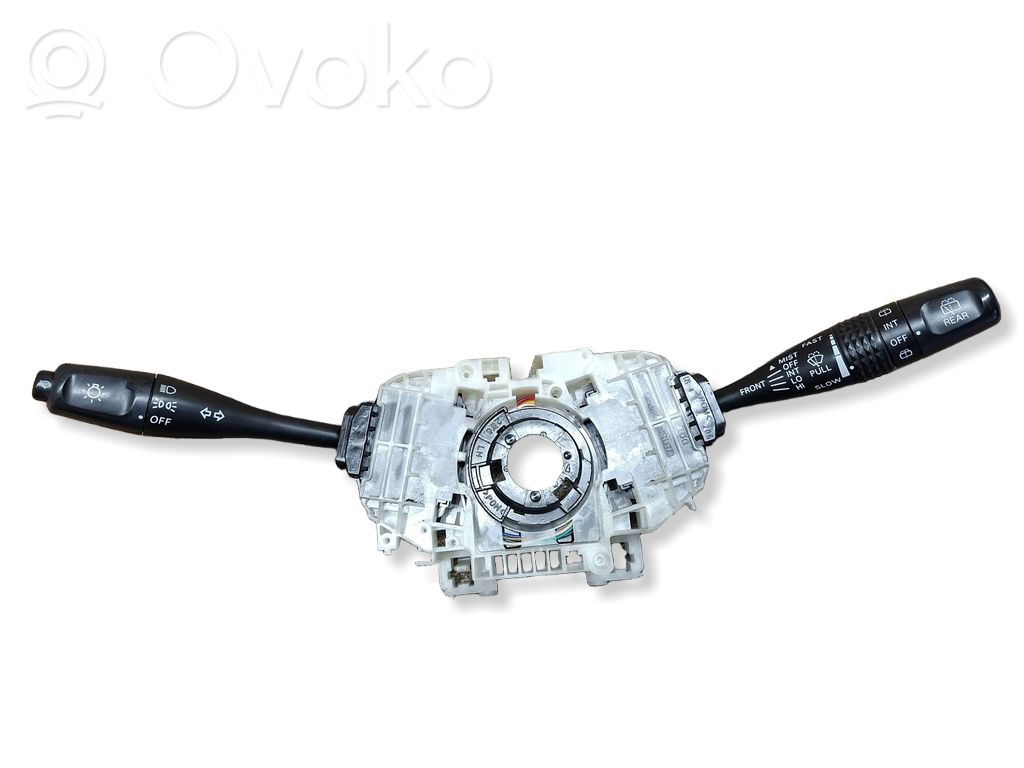 Mitsubishi Lancer Commodo, commande essuie-glace/phare 