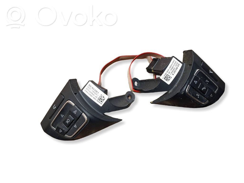 Volkswagen PASSAT B6 Steering wheel buttons/switches 