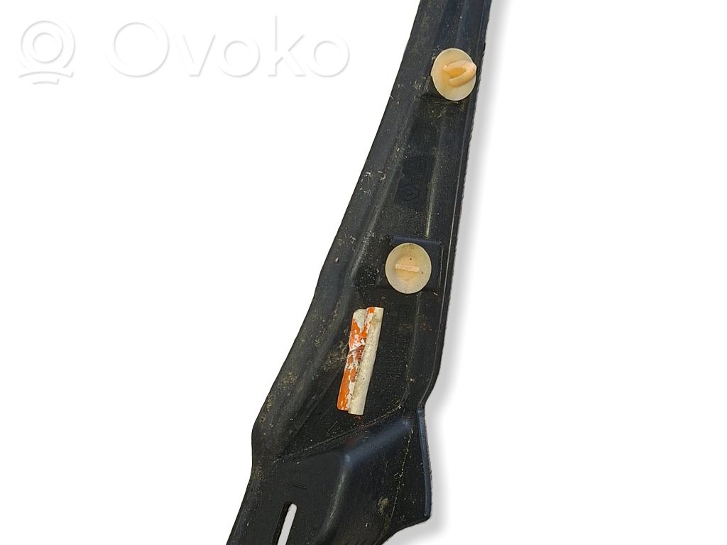 Renault Clio IV Wiper trim 