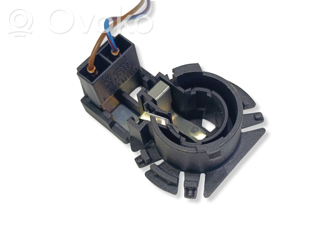 Audi A6 S6 C4 4A Element lampy tylnej 