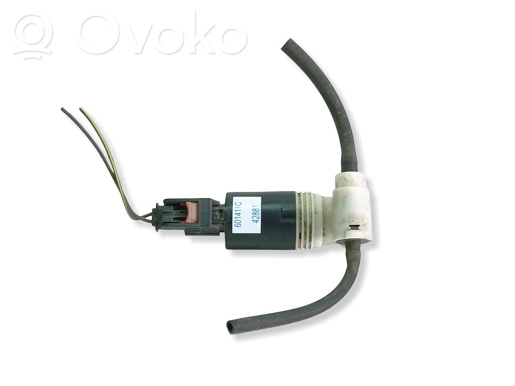 Jeep Grand Cherokee (WK) Windscreen/windshield washer pump 