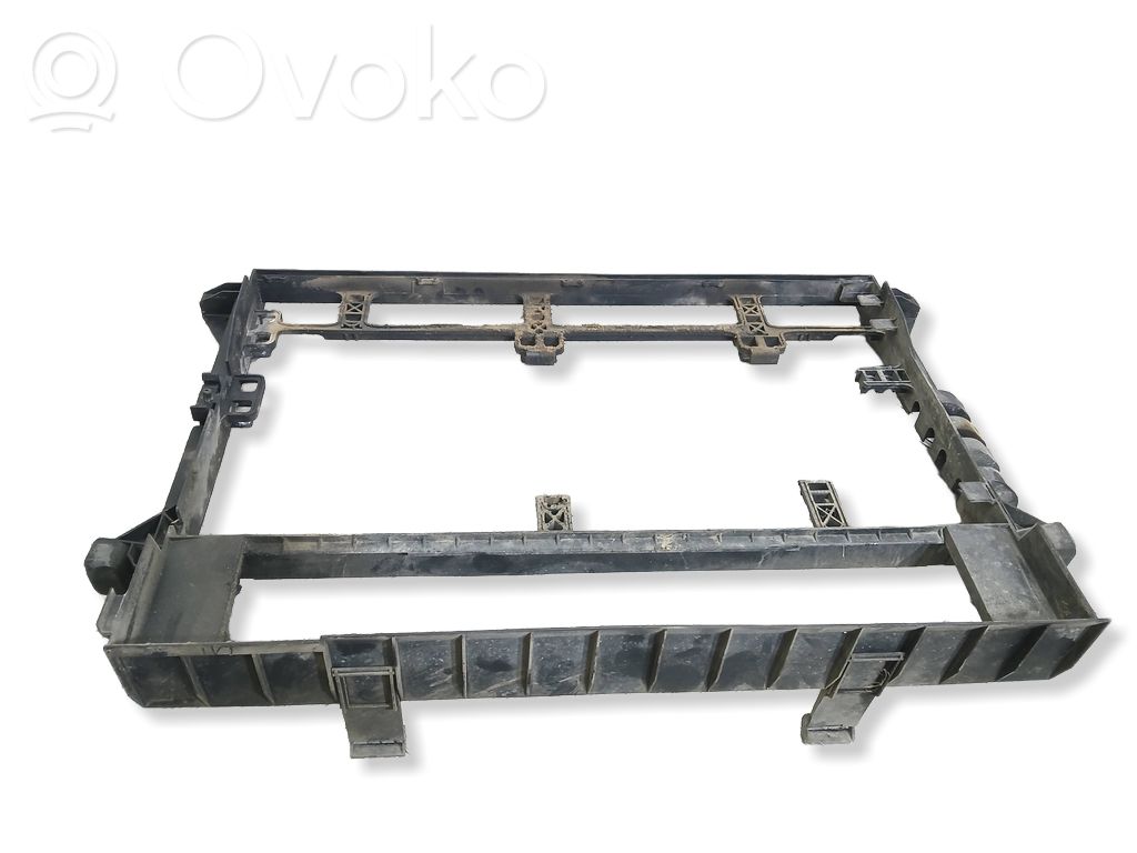 BMW 5 E39 Radiator mount bracket 