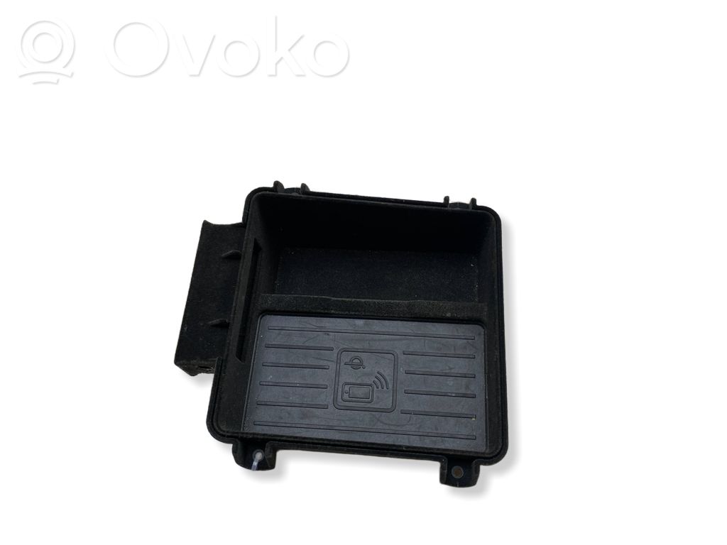 Audi Q7 4M Wireless charging module 