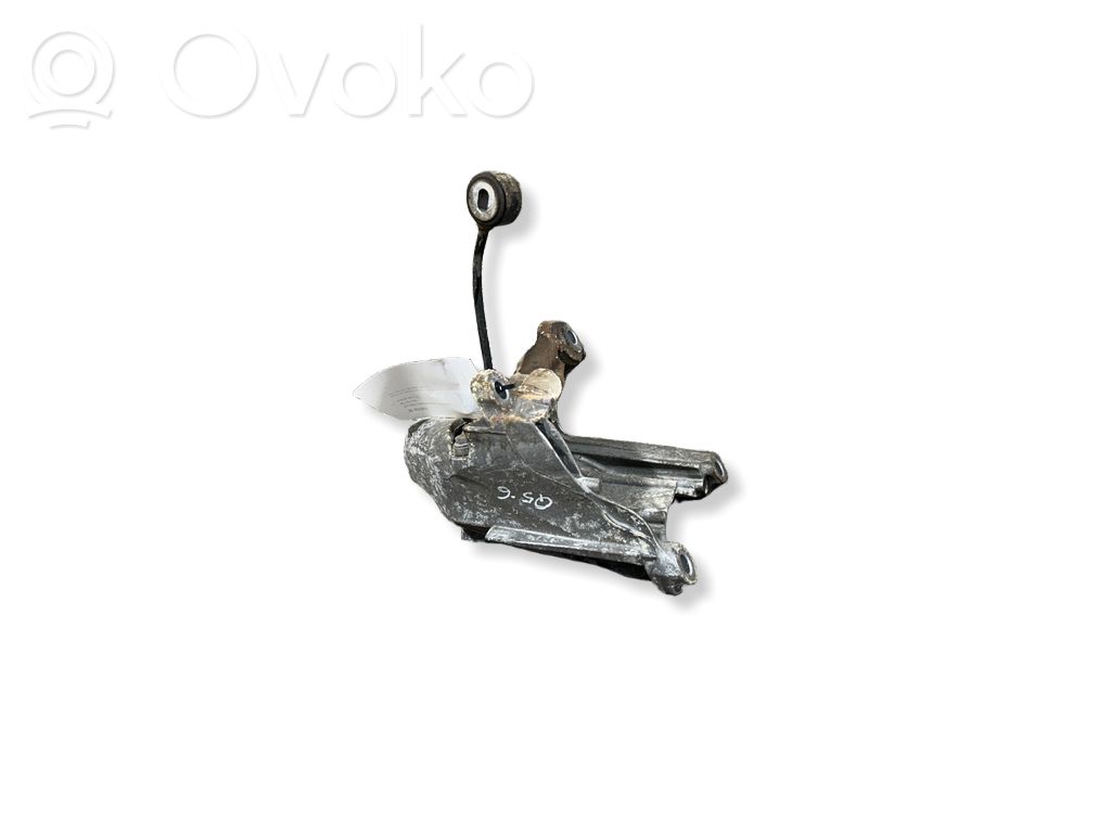 Engine mounting bracket   80A199307D,80A199307