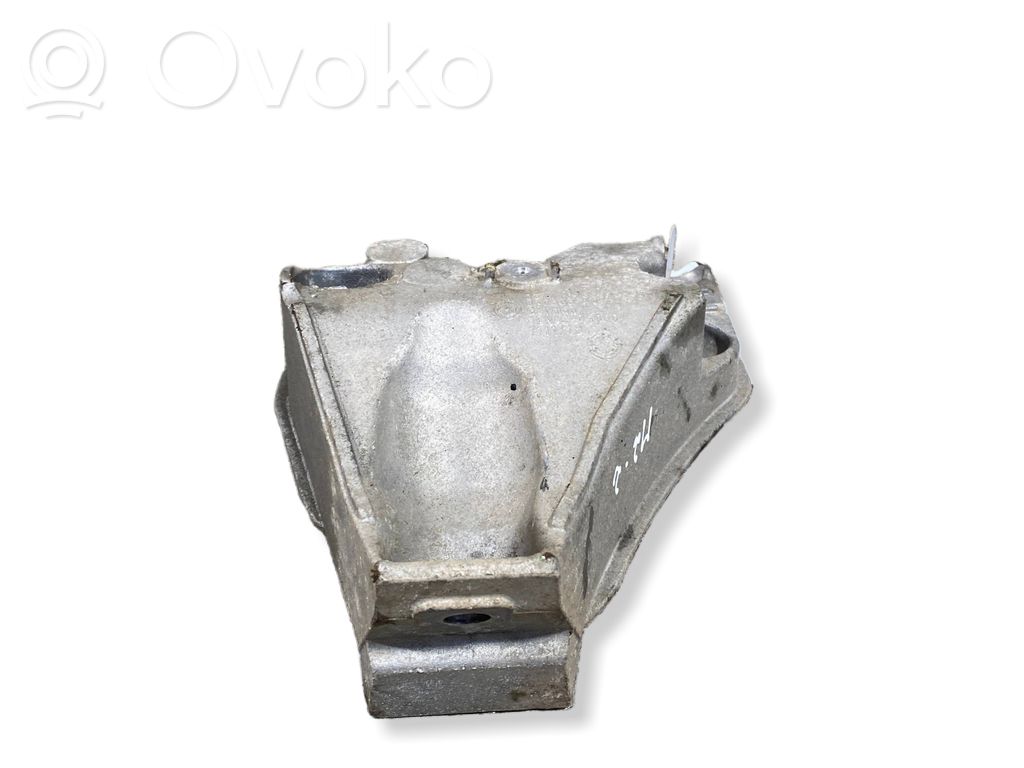 Engine mounting bracket   6789093