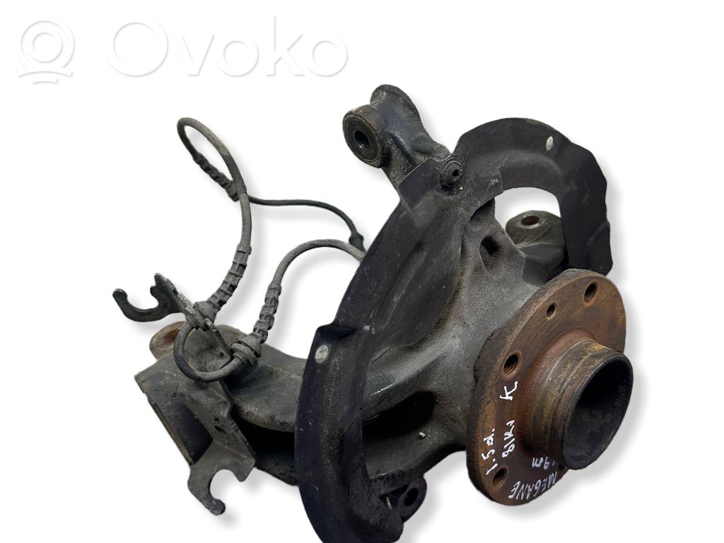 Front wheel hub