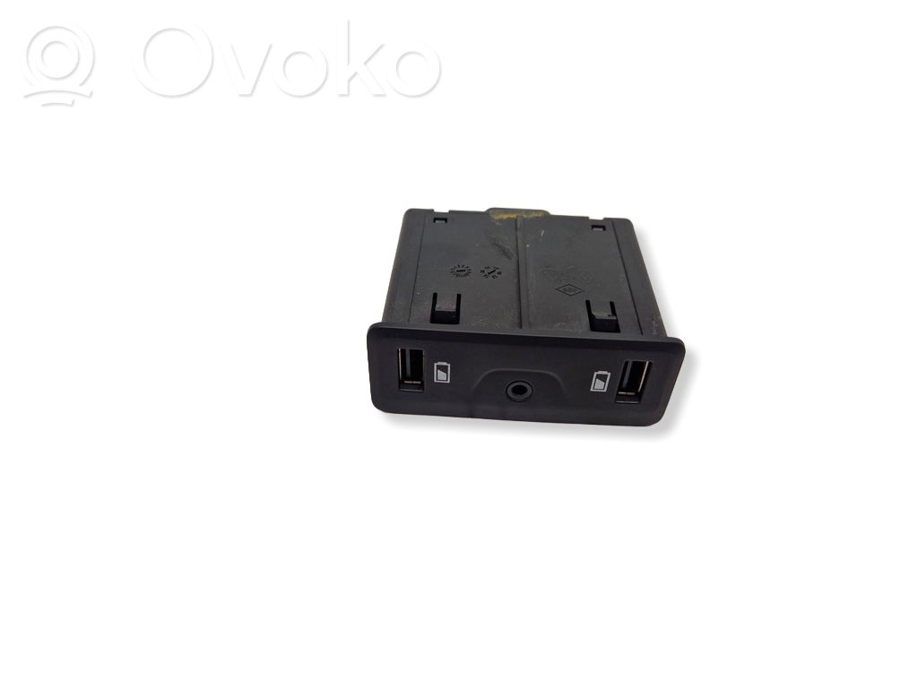 Renault Espace V (RFC) Enchufe conector entrada auxiliar 