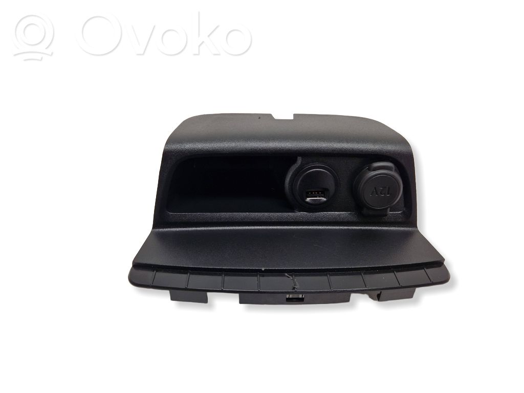 Peugeot 208 I Enchufe conector USB 