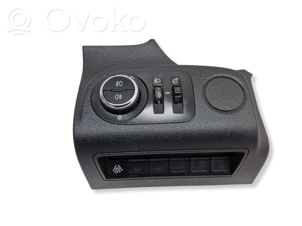 Opel Combo E Light switch 