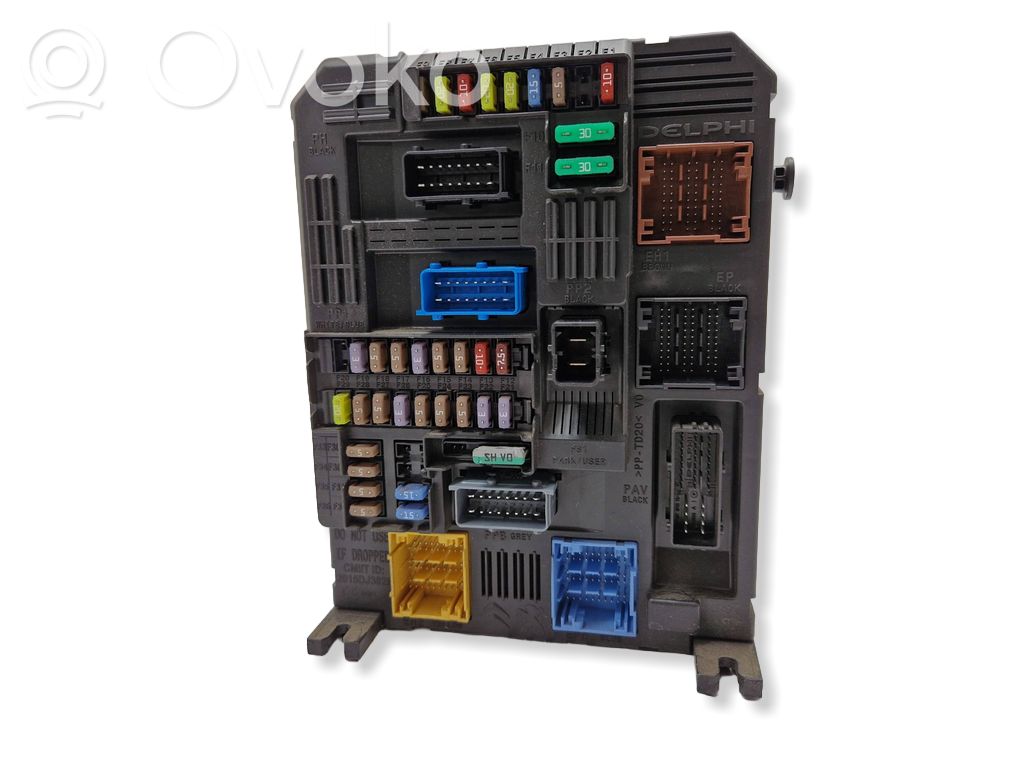 Opel Combo E Fuse module 