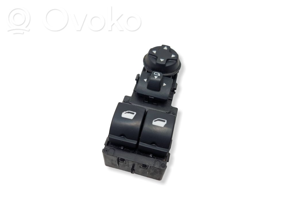Opel Combo E Electric window control switch 