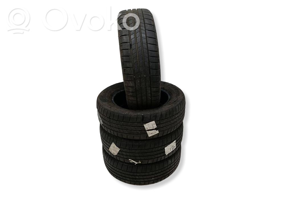 Volkswagen Golf VII Pneumatici estivi R16 