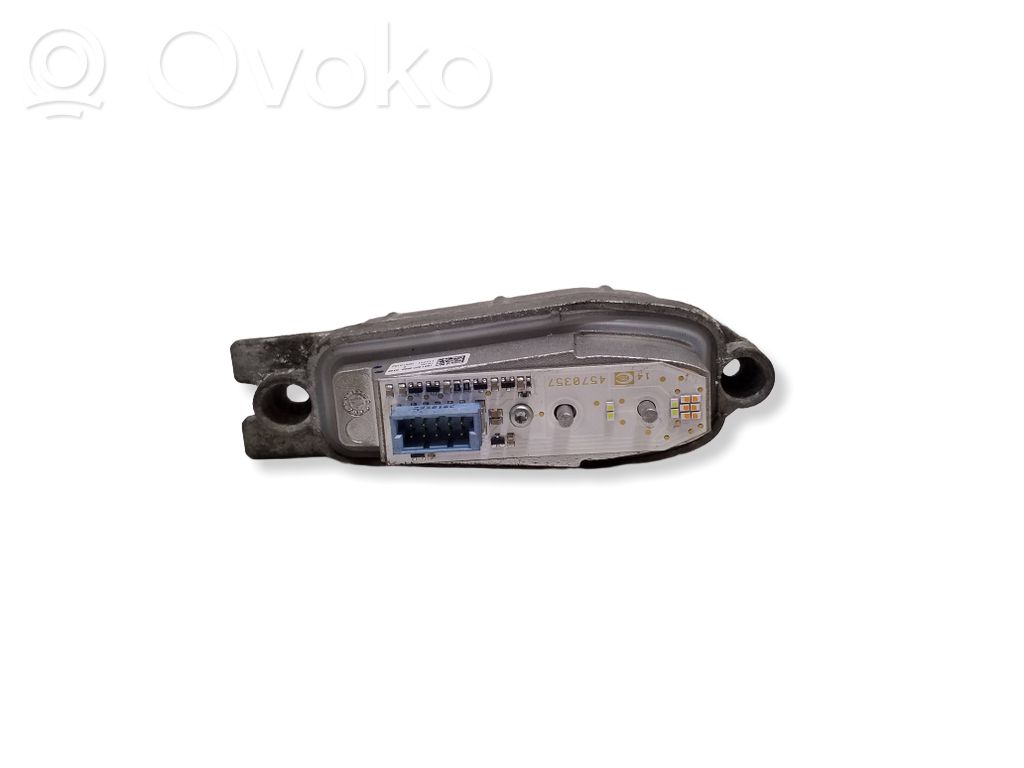 Audi Q3 8U Element lampy przedniej 