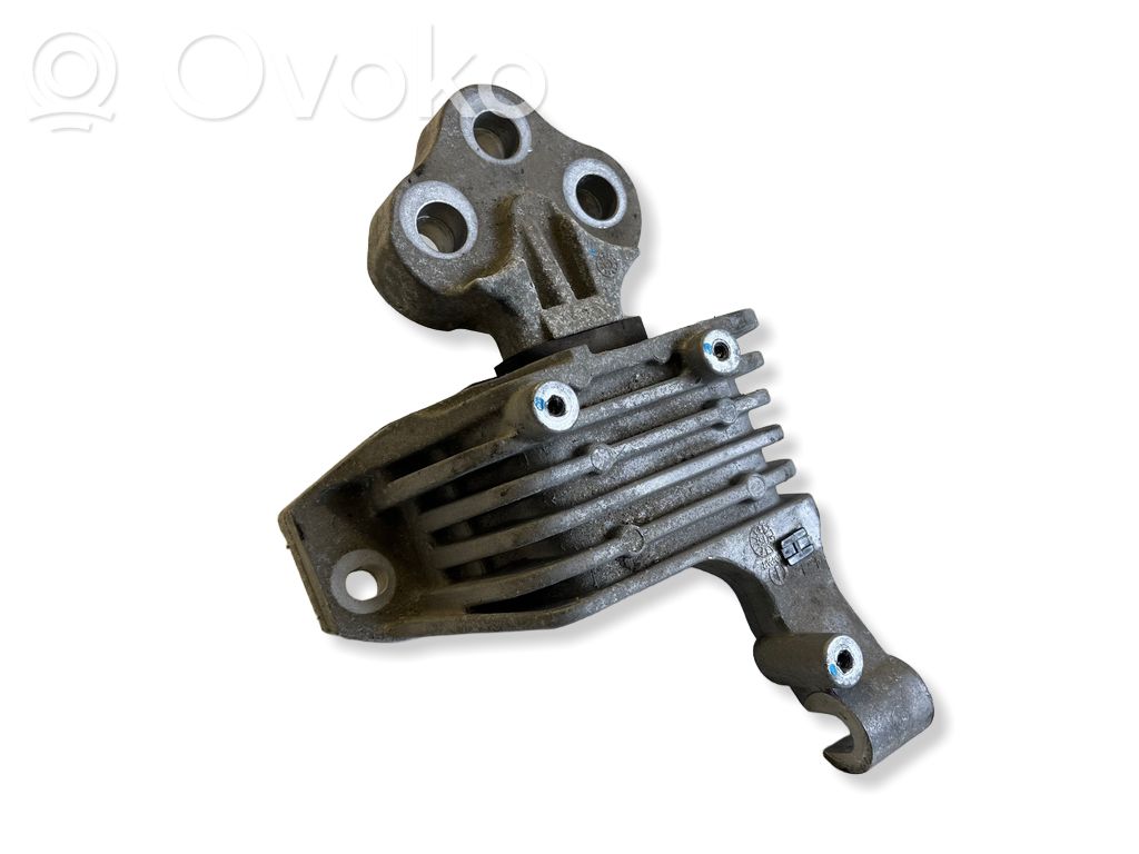 Jeep Cherokee KL Engine mount bracket 