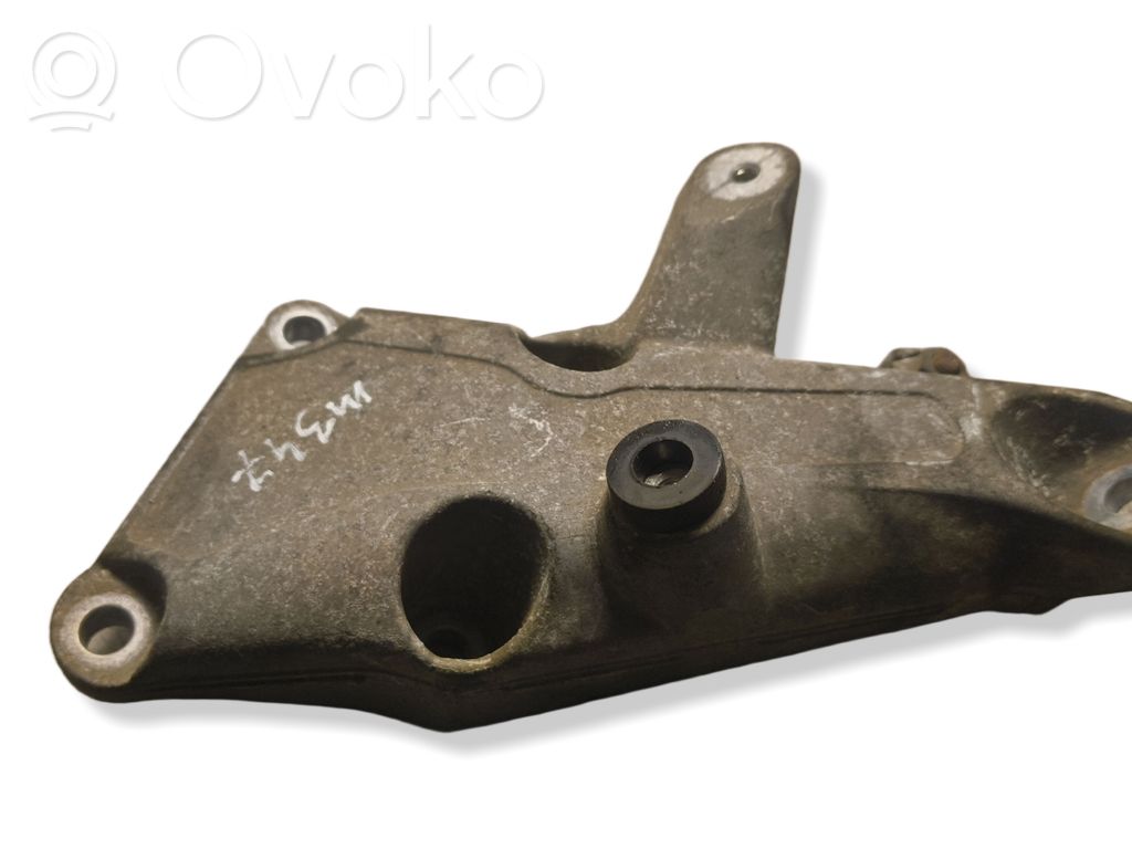 BMW 3 E92 E93 Engine mounting bracket 