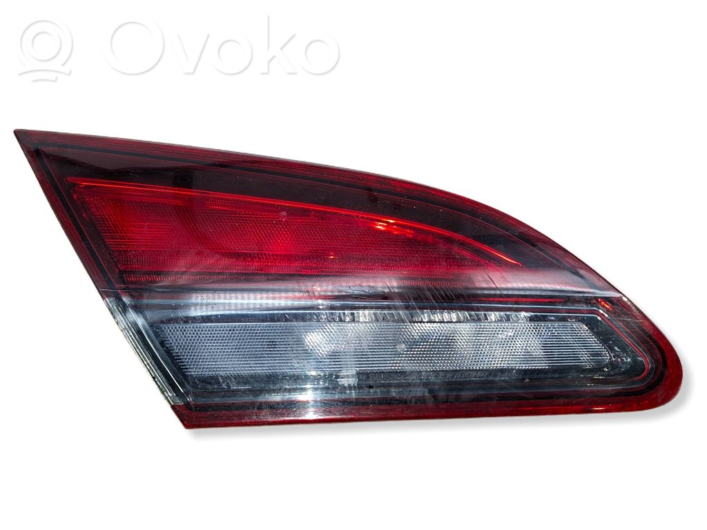 Opel Astra J Задний фонарь в крышке 