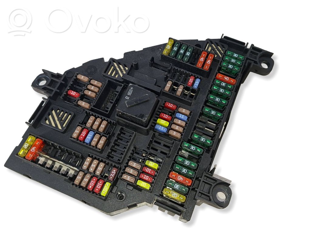 BMW 5 F10 F11 Saugiklių blokas 