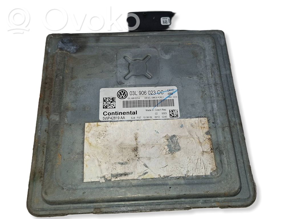 Volkswagen Golf VI Engine control unit/module 