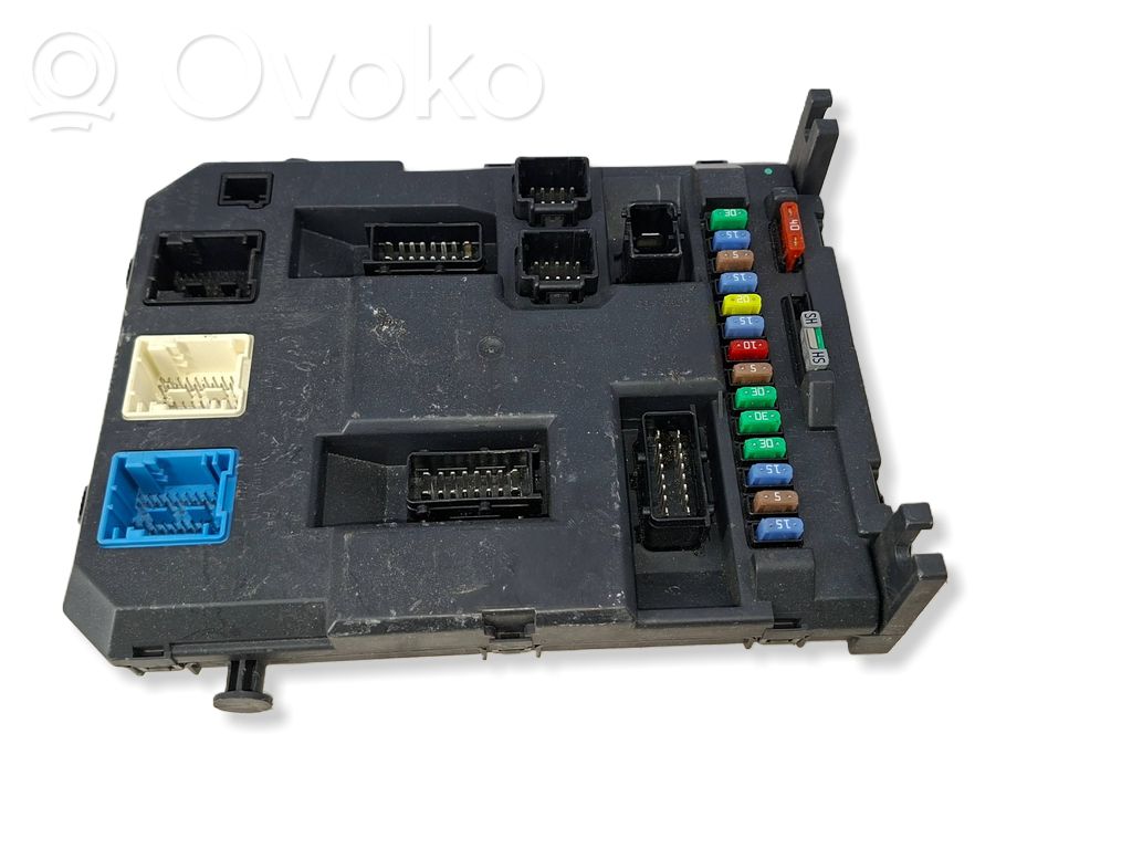 Peugeot 208 I Drošinātāju bloks 