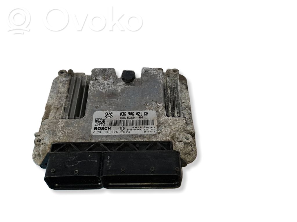Volkswagen Golf V Engine control unit/module 