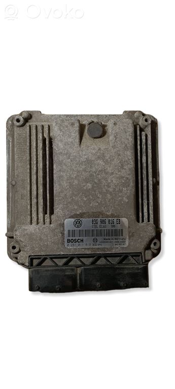 Volkswagen Golf V Engine control unit/module 