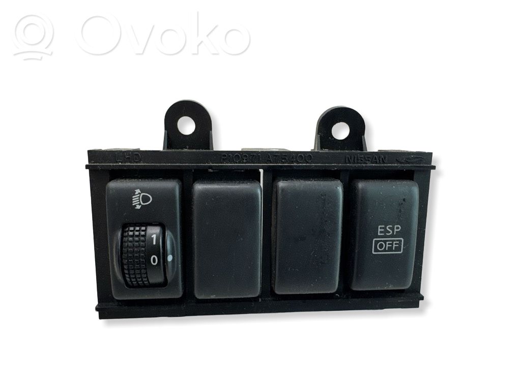 ESP (stability program) switch   68492,P10971,A75400