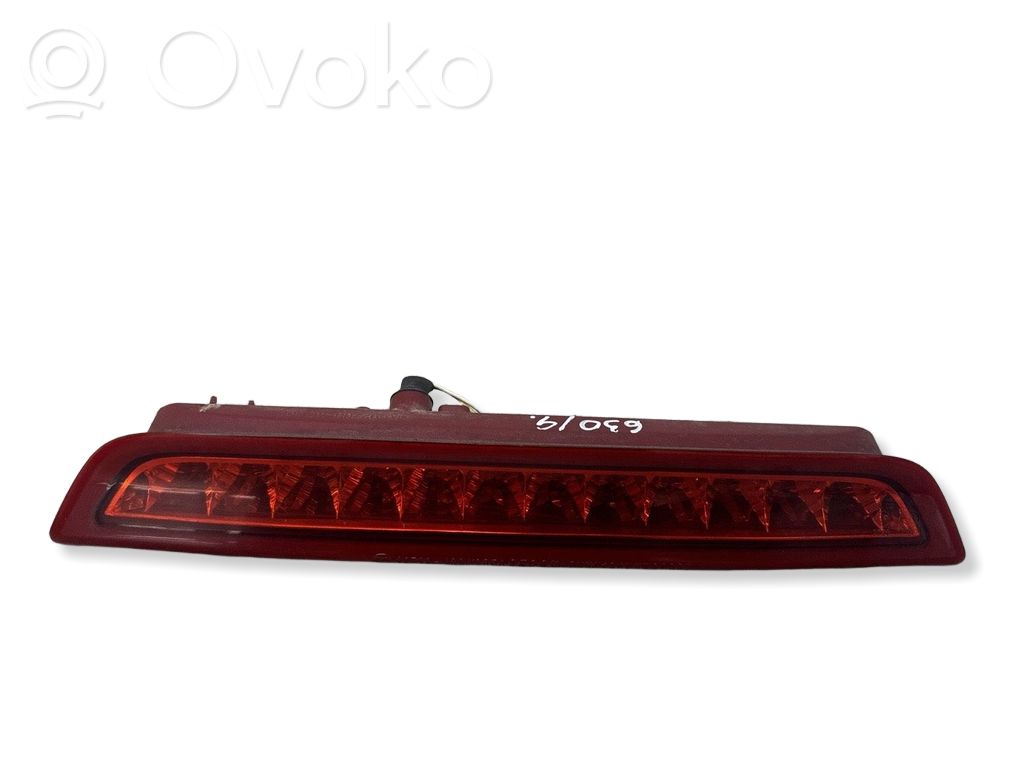 KIA Carnival Third/center stoplight 
