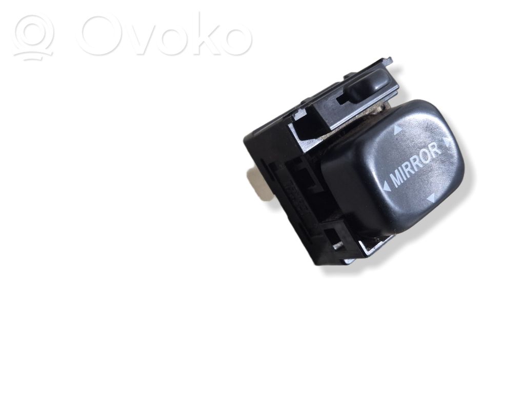Toyota Yaris Wing mirror switch 