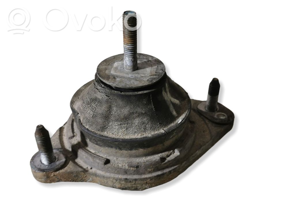 Audi 80 90 S2 B4 Engine mount bracket 