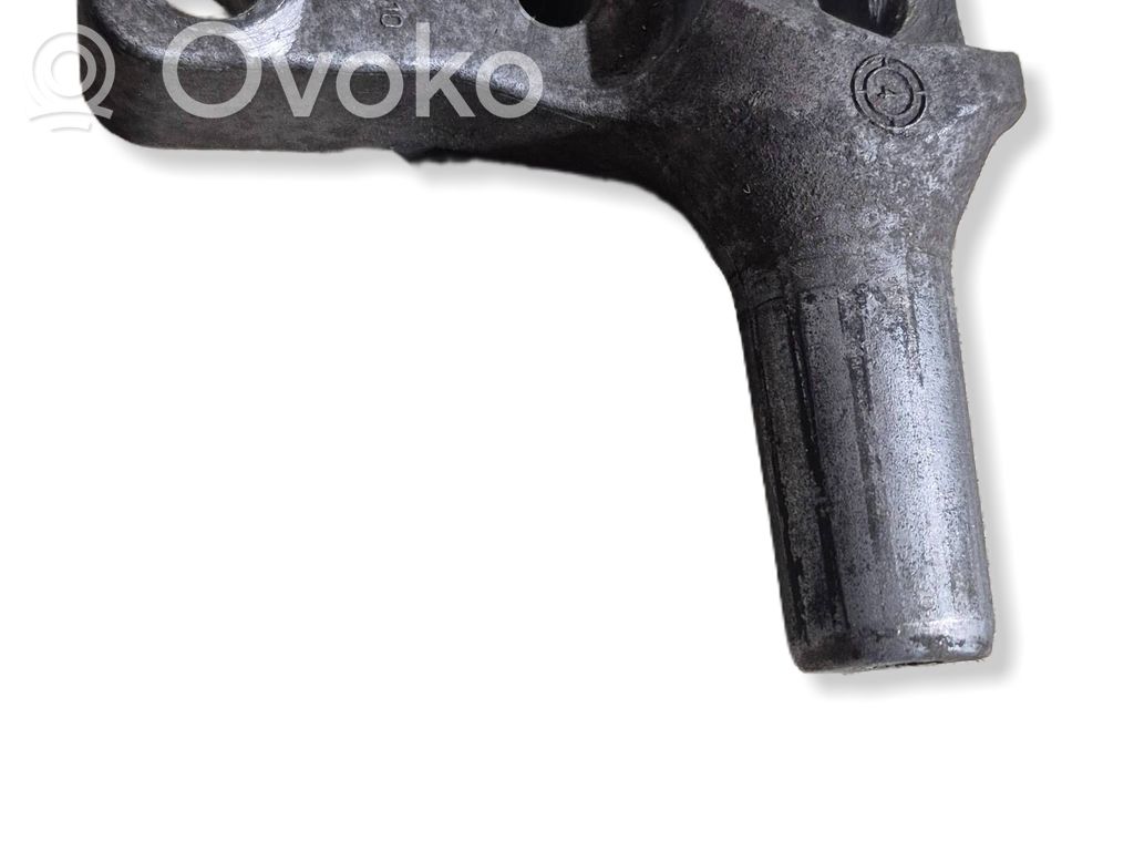 Volkswagen Touran I Engine mounting bracket 