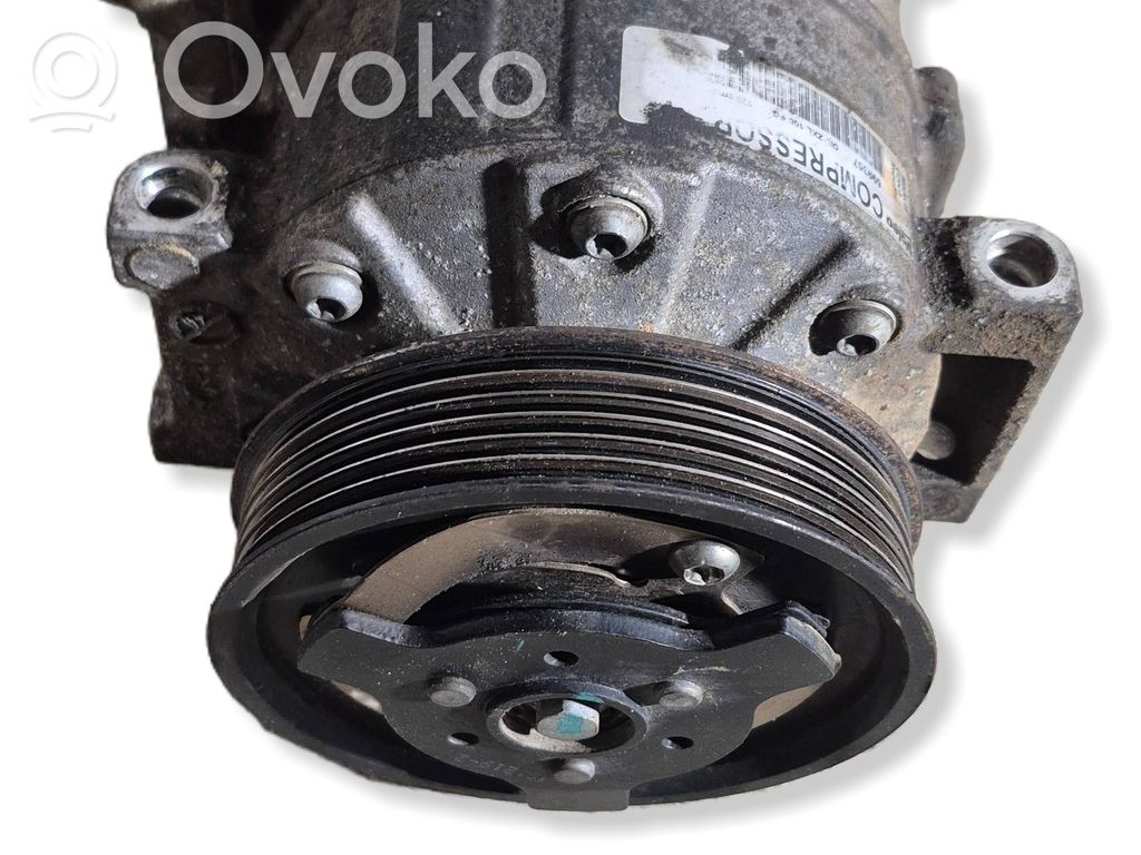 Volkswagen Touran I Air conditioning (A/C) compressor (pump) 