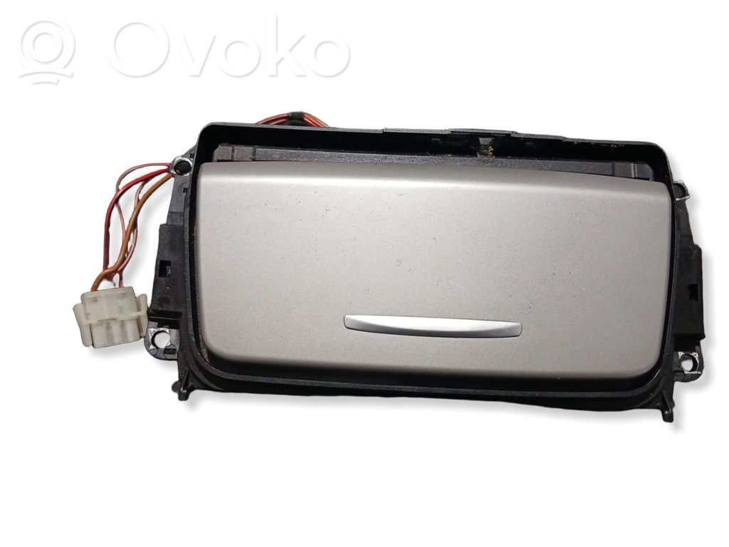 BMW 3 E90 E91 Pelnutrauks (priekšā) 