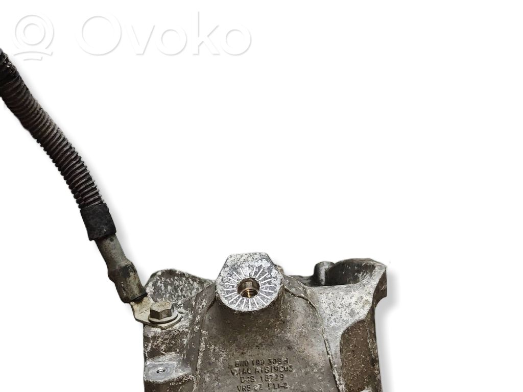 Audi A4 S4 B9 Engine mounting bracket 