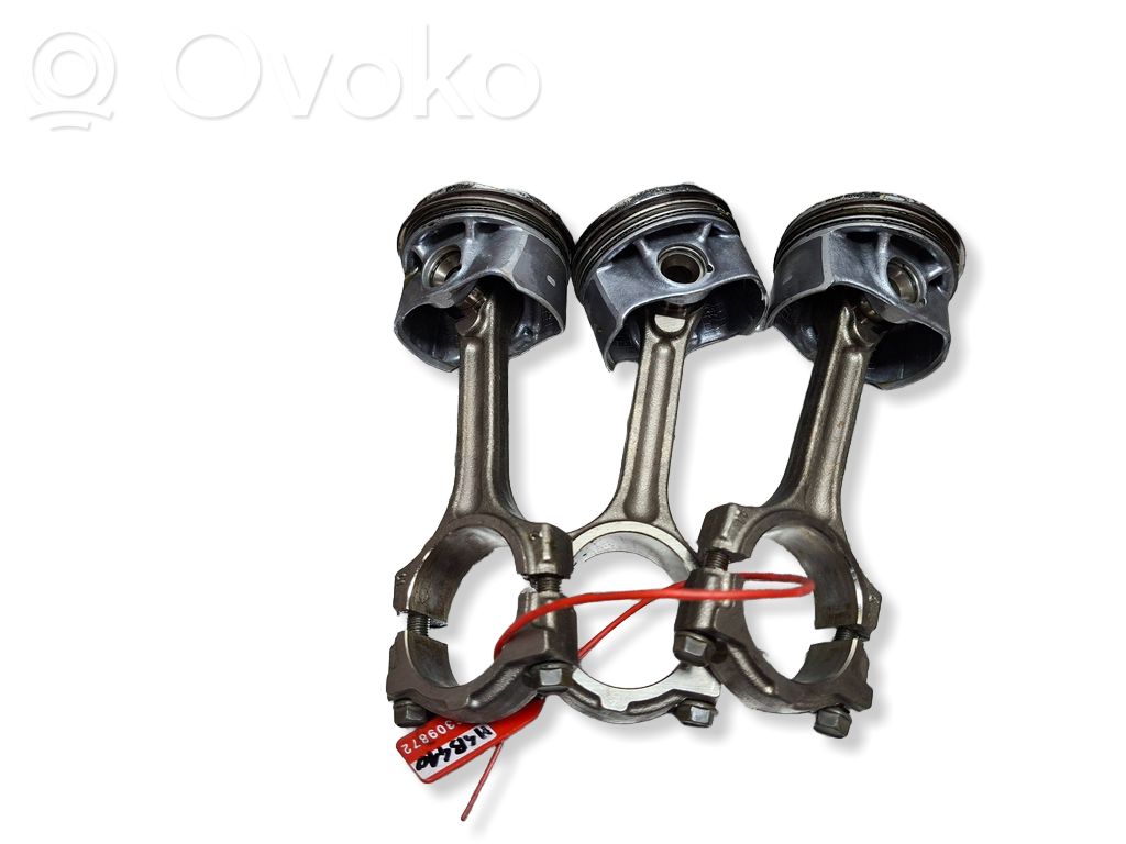 Renault Clio IV Piston cu bielă 