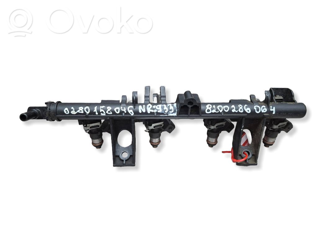 Renault Clio III Fuel injector 
