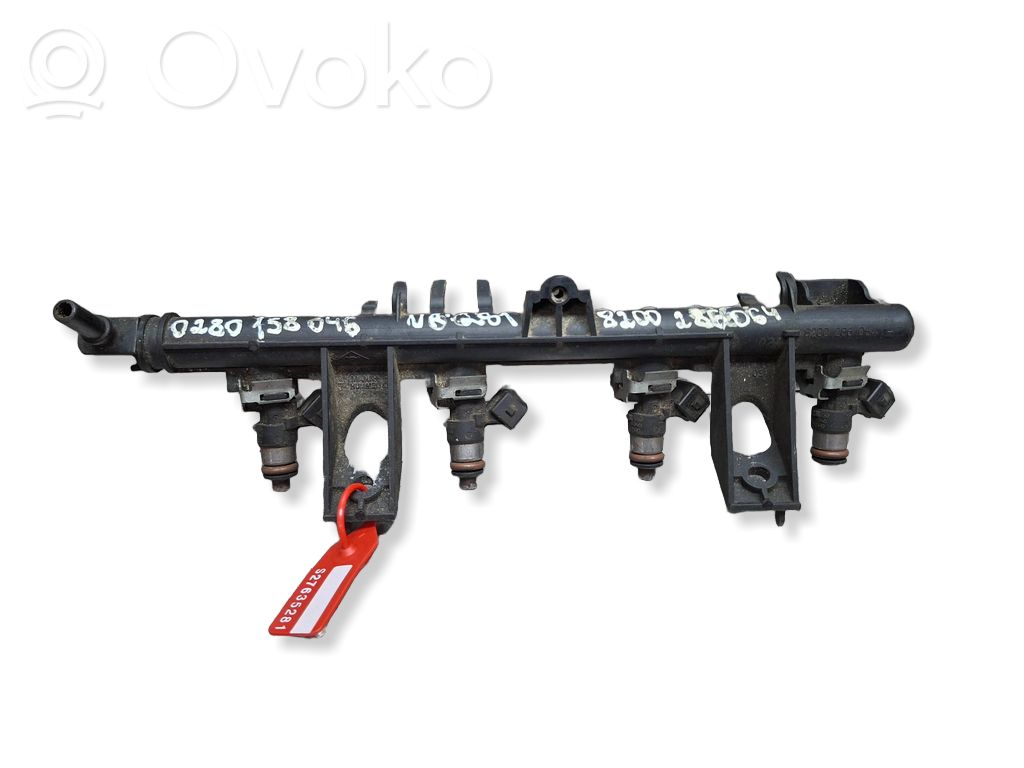 Renault Clio III Fuel injector 