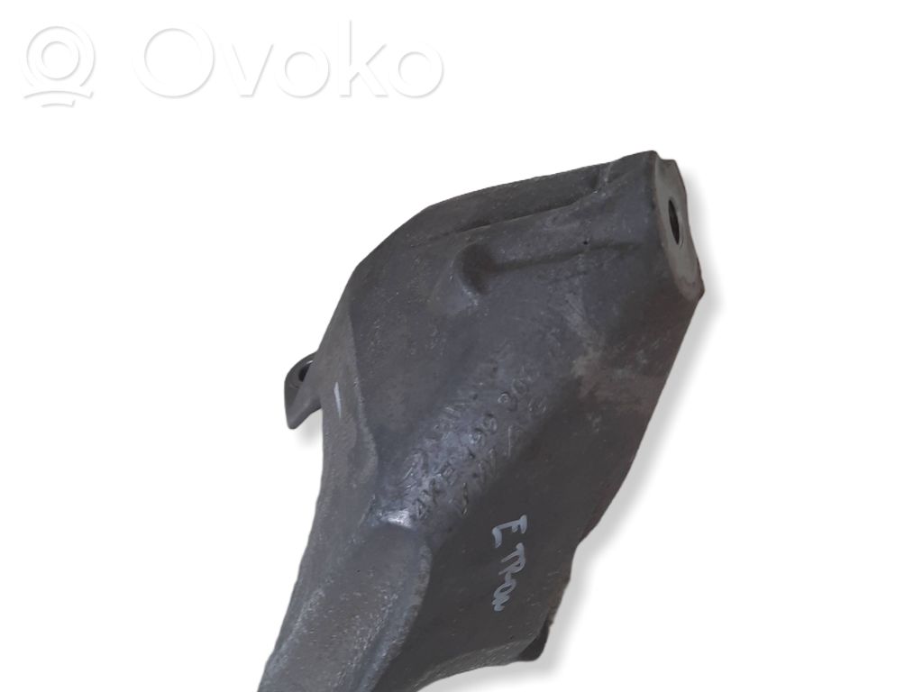 Engine mounting bracket   4KE199308