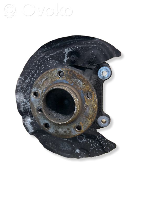 Front wheel hub