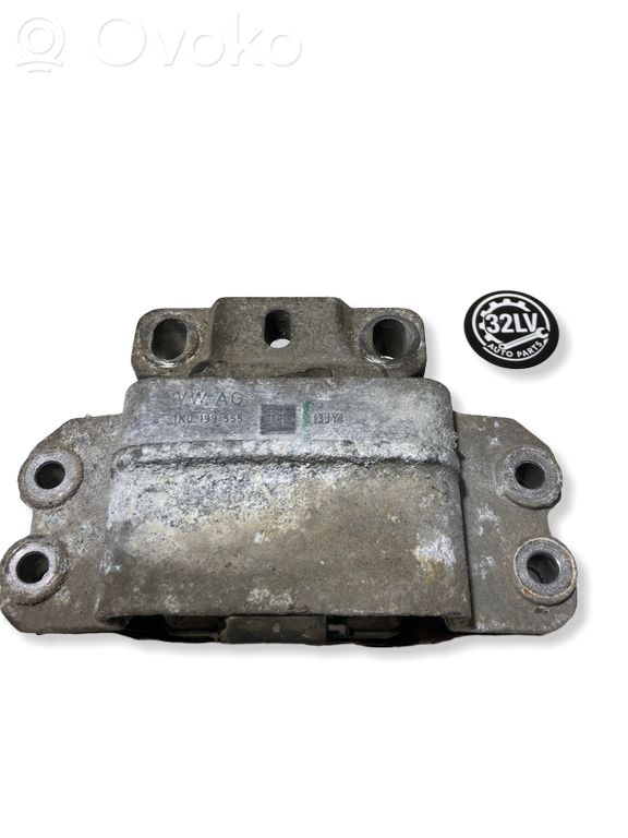Volkswagen Jetta V Engine mount bracket 