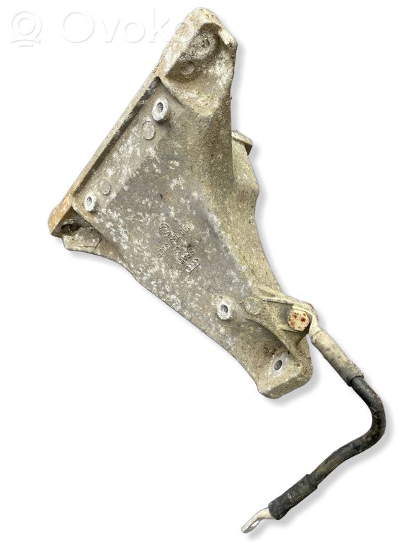 Audi A4 S4 B5 8D Engine mounting bracket 