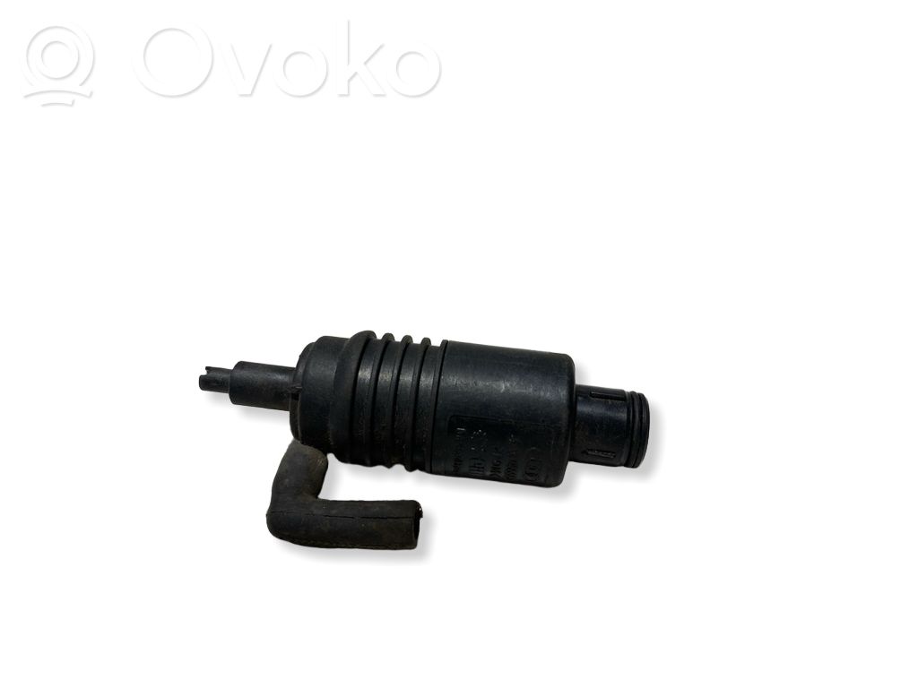 Audi A4 S4 B5 8D Windscreen/windshield washer pump 